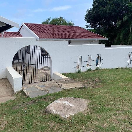 White House Lodge In Scotburgh Scottburgh Eksteriør bilde